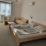 Bed and breakfast Karát Panzió