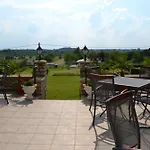 Karát Panzió Bed and breakfast Balatongyörök