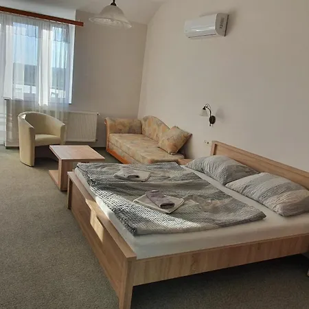 Bed & Breakfast Karat Panzio