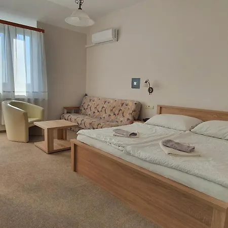 Karat Panzio Bed & Breakfast 3*