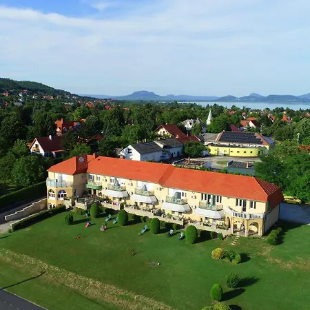 Karat Panzio Bed and Breakfast Balatongyörök