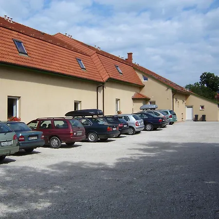 Bed and Breakfast Karat Panzio 3*