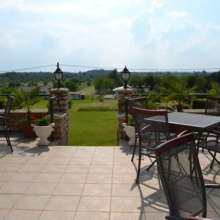 Karat Panzio לינה וארוחת בוקר Balatongyörök