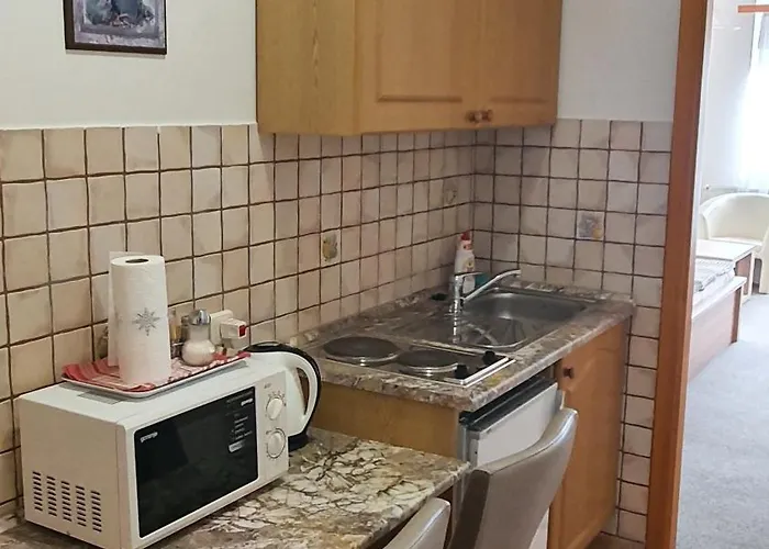 فندق مبيت وإفطار Karat Panzio