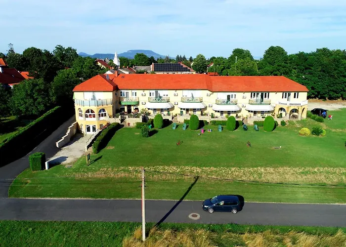 Bed and Breakfast Karat Panzio Balatongyörök