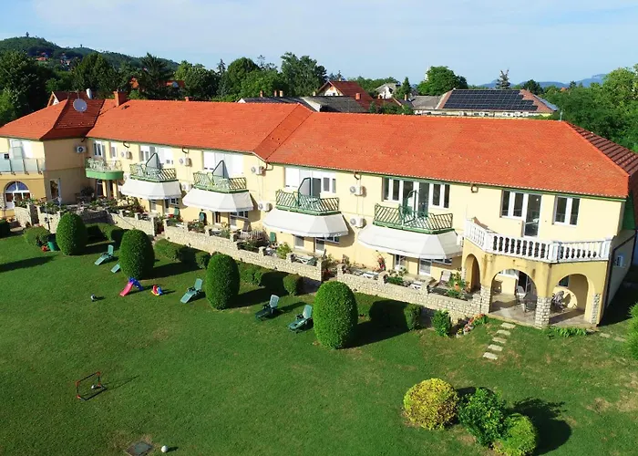 Karat Panzio Bed & Breakfast Balatongyörök