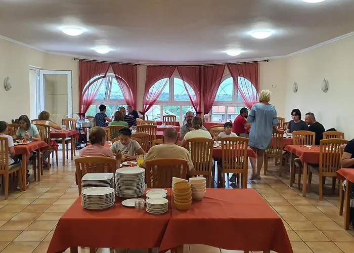 فندق مبيت وإفطار Karat Panzio Balatongyörök