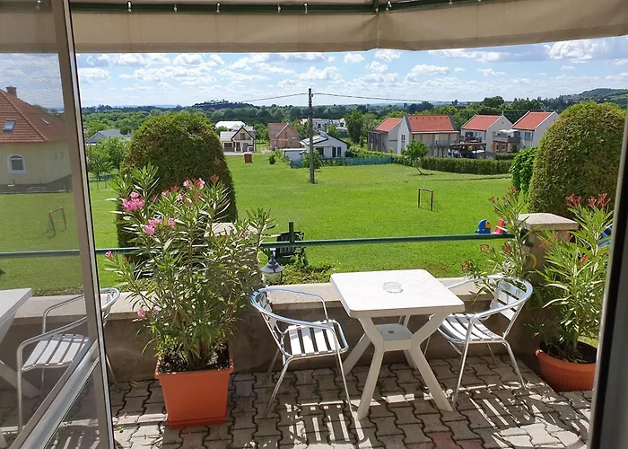 Karat Panzio Bed and Breakfast 3*